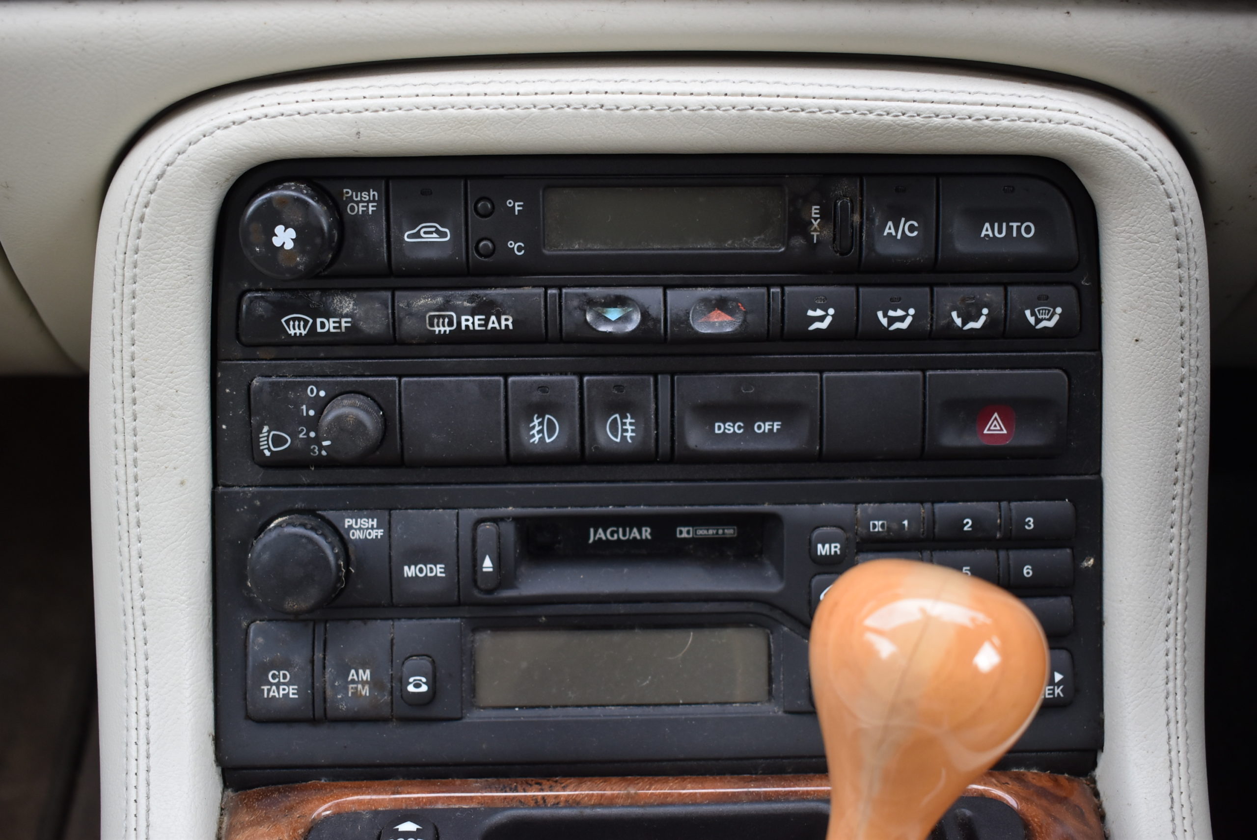 radio-jag-parts-enter
