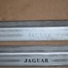 Grijsmetalen treedplank voor Jaguar XJ 12 Series 3.